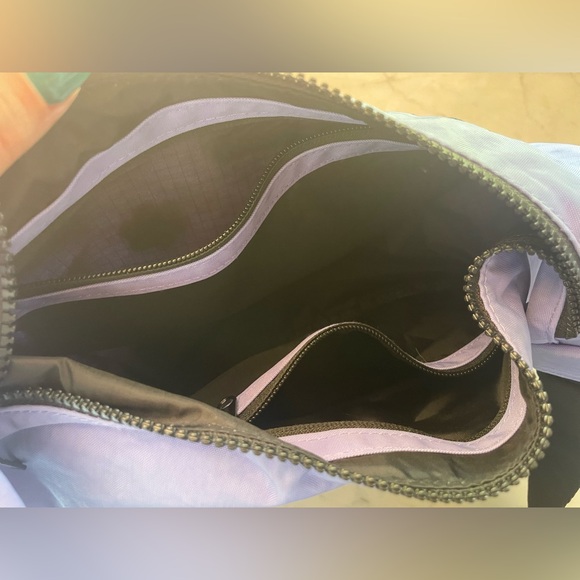 BAGGU x Hello Kitty medium crescent bag - Picture 4 of 4